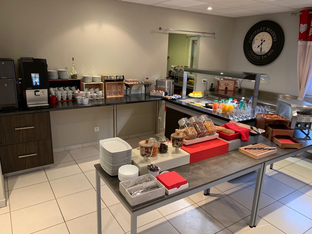 buffet service petit-déjeuner